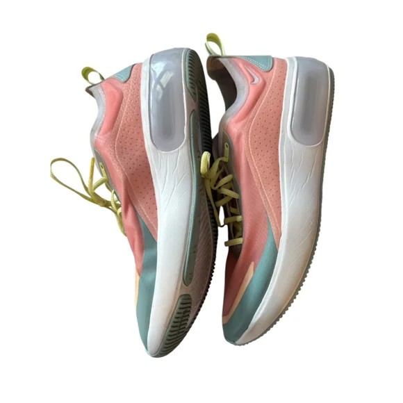 EUC Nike‎ Air Max Dia SE 'Bleached Coral' Size 10 US women’s - Picture 7 of 8